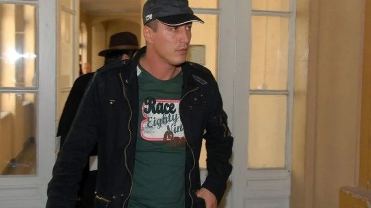 Cum l-au salvat gardienii pe fostul poliţist. Au vrut să-l ”facă” pe Cioacă, la închisoare!