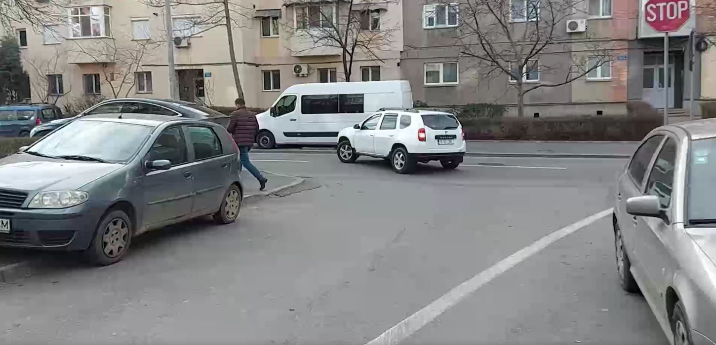 Primele imagini cu Bianca Drăgușanu, după ce a dat explicații în fața celor de la DIICOT Craiova pentru dosarul în care este anchetat Alex Bodi | VIDEO