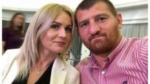 Cătălin Moroșanu, adevărul despre relația pe care o are cu soția lui, după 17 ani de căsnicie. “Când nu mai suporți persoana respectivă, fugi mâncând pământul”
