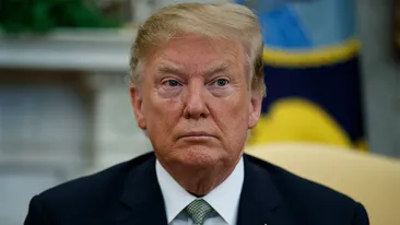 Donald Trump pune piciorul în prag! A semnat un decret prin care protestatarii care vor vandaliza orice statuie publică vor fi încarcerați