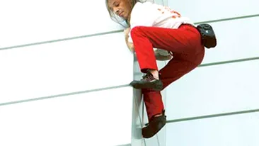 Spiderman, arestat dupa ce a escaladat un zgarie-nori din Sydney! VEZI FOTO!