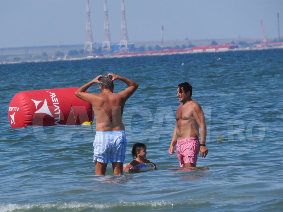 Rar vezi asemenea imagini Syda a bătut cuba în mare cu ”unchiul” Videanu!