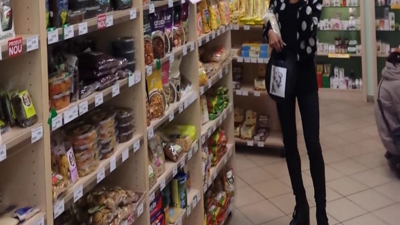 A gasit “reteta” perfecta ca sa se vindece dupa divortul de Alex Velea! Ce barbat ii tine de urat fostei sotii a cantaretului