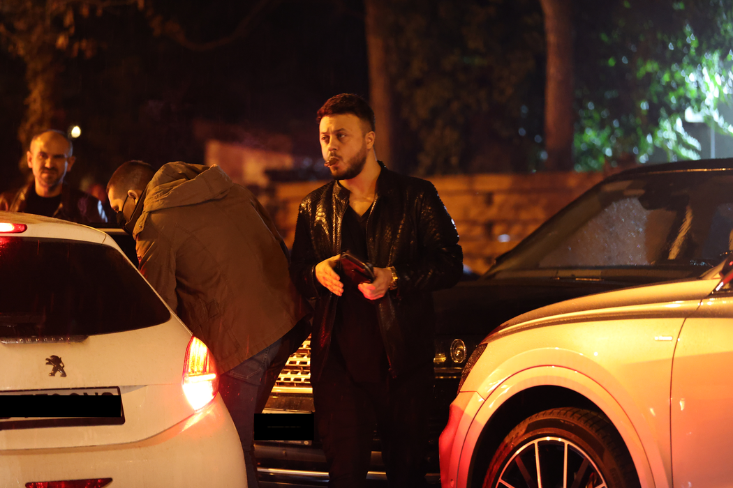 Gabi Bădălău și-a pus pe el o geacă din piele de piton