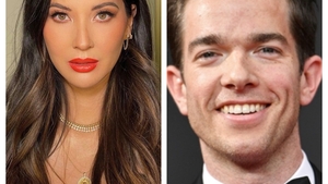 Actrița Olivia Munn și comediantul John Mulaney au devenit părinți. Olivia a adus pe lume un băiețel