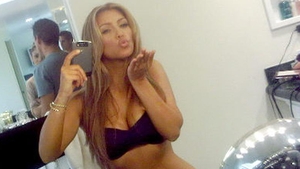 KIM KARDASHIAN s-a pozat din nou goală, alături de prietena sa cea mai bună. Cum arată vedeta în fotografia care a rupt Internetul