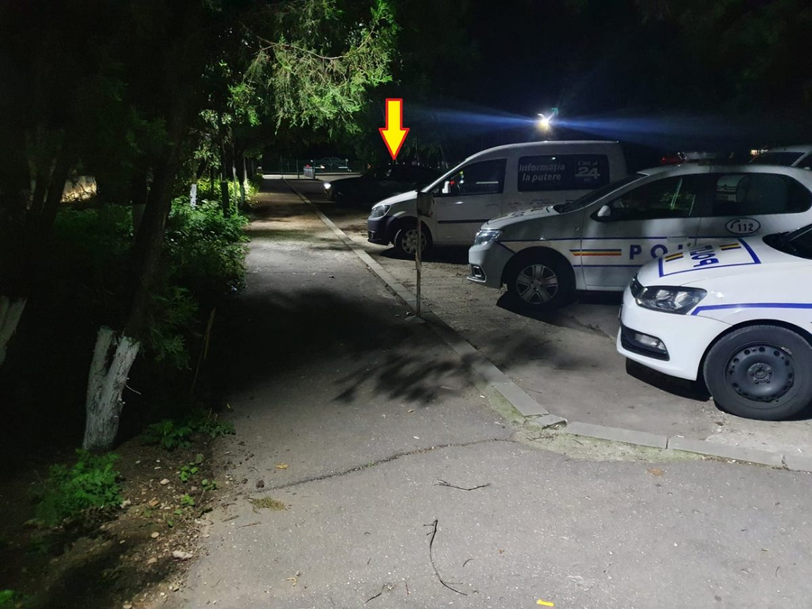 Viorica și Ioniță de la Clejani au venit cu mașina la INML, unde a fost adus fiul lor, Fulgy © CANCAN.RO