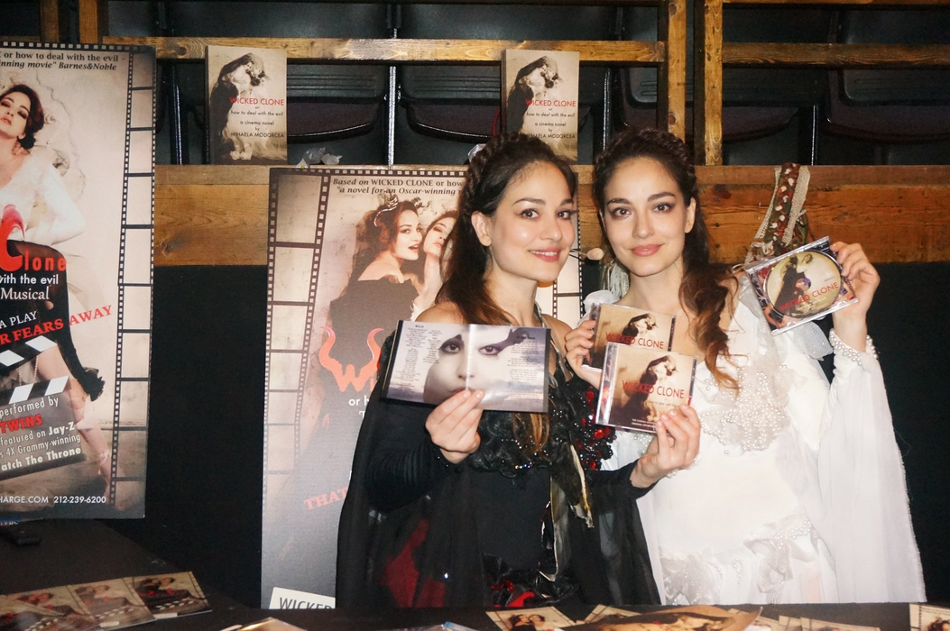 Trecutul lor e rușinos, dar prezentul este strălucitor! Gemenele de la Indiggo au un musical pe Broadway, realizat după cartea scrisă de una dintre surori