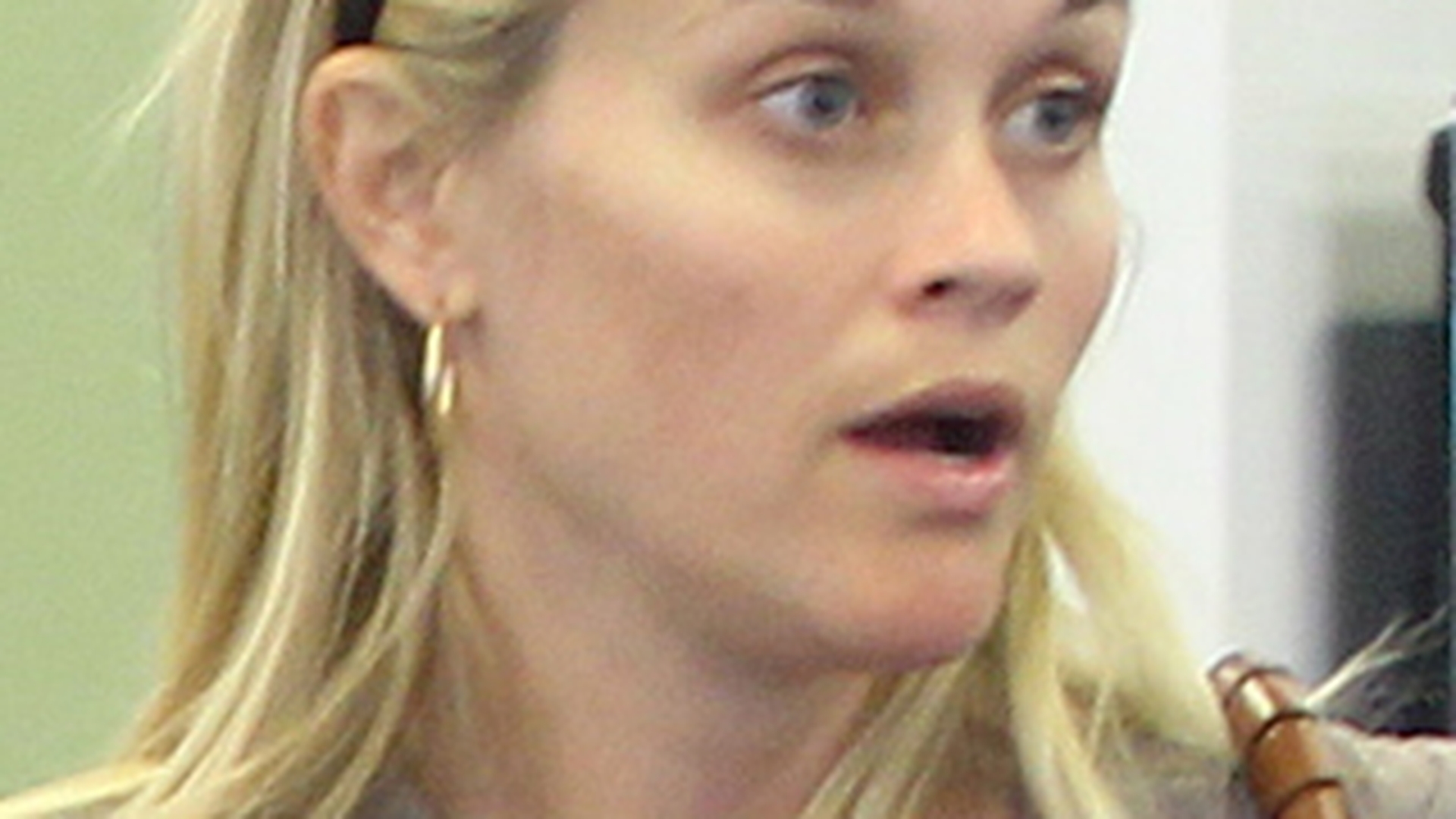 Reese Witherspoon a fost indragostita de Johnny Depp! Afla cum suspina dupa dragostea lui!