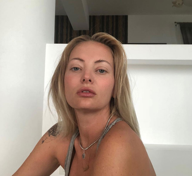 Delia și-a înnebunit fanii cu ultima fotografie postată. “O prințesă între regine!” Cum s-a pozat artista