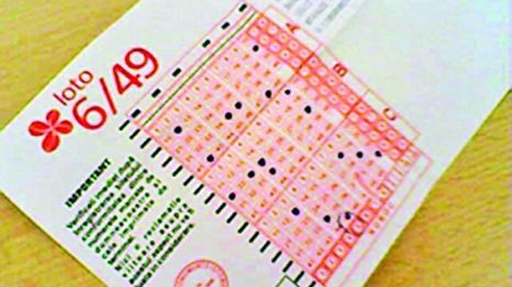 Doar sase sunt norocoase! Vezi incotro a luat-o premiul de milioane de euro