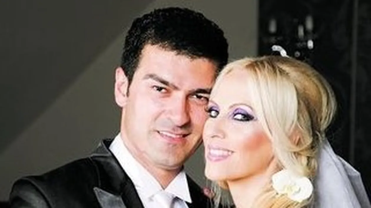 Anca Neacsu a avut o nunta traditionala, cu multe momente-surpriza. Nasa a furat-o, sotul turc i-a scos jartiera cu dintii