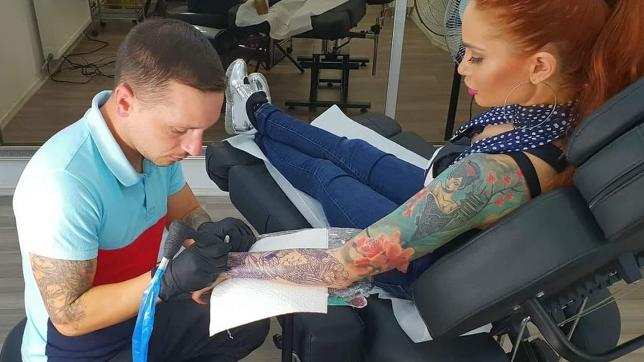 Maria Ilioiu, una dintre ispitele de la “Insula Iubirii”, a făcut anunțul decisiv după ce s-a ales cu mâna stângă distrusă din cauza unui tatuaj