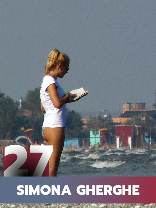 TOP 30 de vedete care nu s-au lăsat până nu le-au “savurat”. Corina Caragea, Adelina Pestriţu sau Daiana Anghel nu s-au putut abţine nici măcar pe plajă