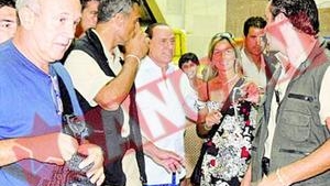 Berlusconi a facut show la supermarket