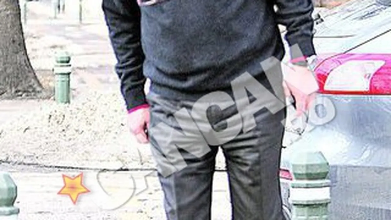 Ion Marin a uitat de bunele maniere! A scuipat pe strada in timp ce mergea la o intalnire