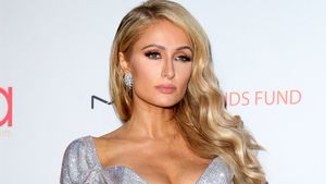 Paris Hilton le-a spus fanilor că a inventat selfie-urile, dar a fost aspru criticată! Care e de fapt adevărul din spatele acestui tip de fotografie