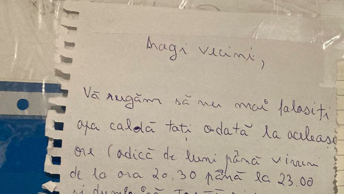 Conversație hilară prin bilețele între locatarii unui bloc din Sectorul 2: „Și noi avem nevoie să ne spălăm”