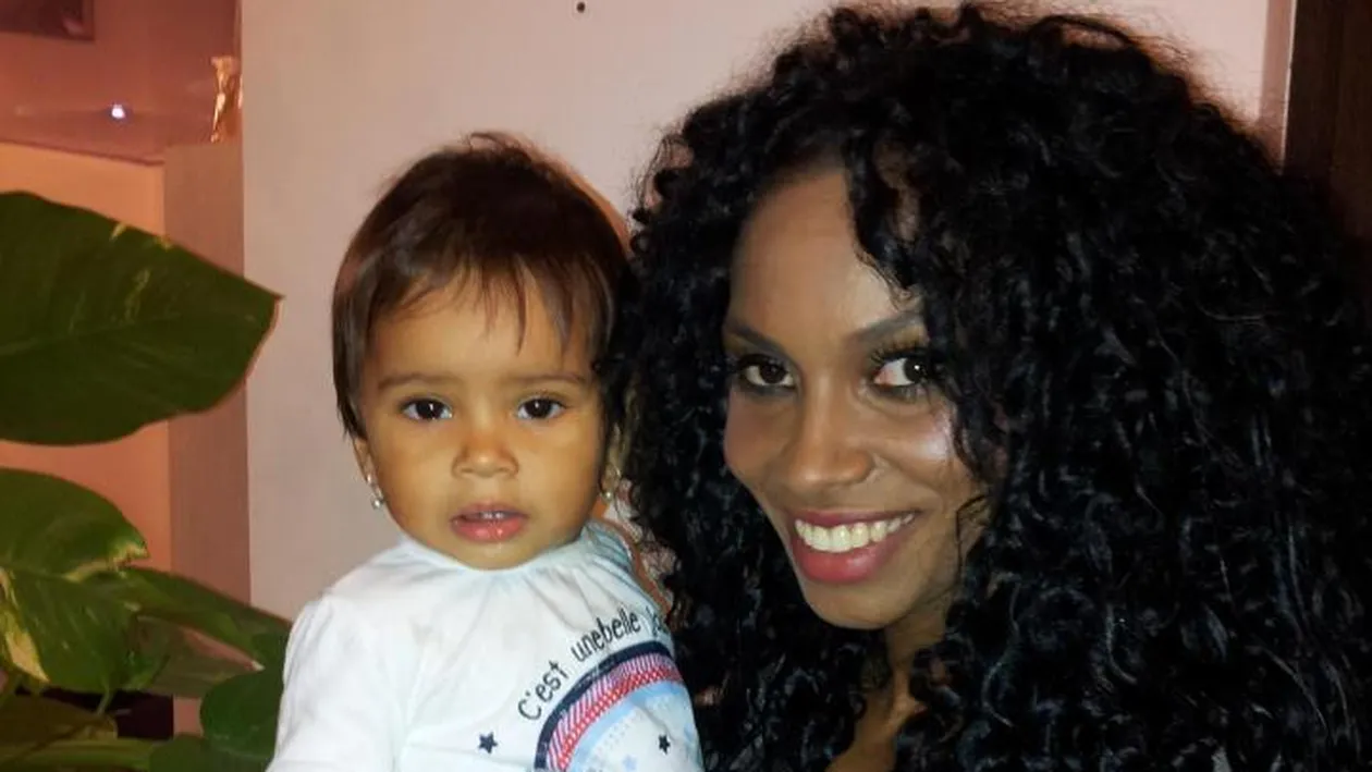 Mama unei fetite de un an, Laurette socheaza: Nu vreau sa-mi botez fiica. Vezi aici motivul incredibil!