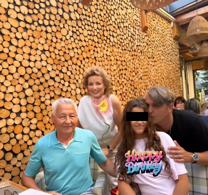 Reuniune de familie la ziua nepoatei lui Traian Băsescu/ Sursa foto: Instagram
