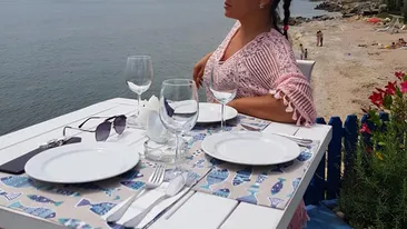 Bianca Rus, în costum de baie pe plajă!