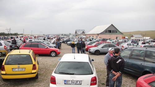 Un sucevean și-a cumpărat mașină de la Cumpărătura, însă autoturismul i-a luat foc la Moara | FOTO