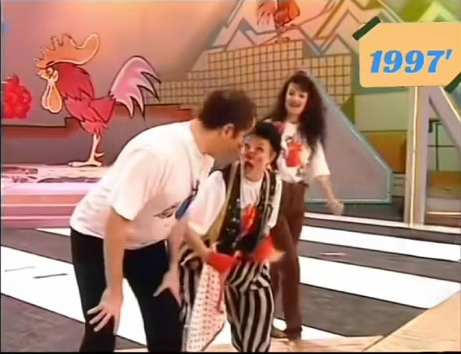 Îl mai știi pe clovnul Hapciu? Cum arată acum fosta colegă a lui Dan Bittman și a Ancăi Țurcașiu de la emisiunea „Ba da, ba nu” din anii ’90