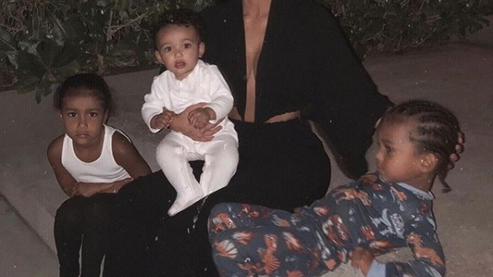 Kim Kardashian și rudele sale, evacuate din cauza incendiilor de vegetație din California. Alte zeci de mii de oameni și-au părăsit casele
