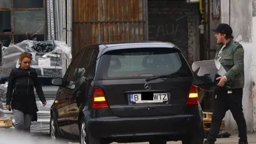 De organele de ordine a scapat, dar paparazzii l-au prins in fapt! What's Up, filmat cand fumeaza pe ascuns o tigara... suspecta!