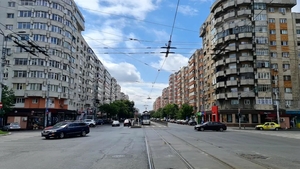 La limita dintre frumos și grotesc! Cum a putut un român să își decoreze balconul