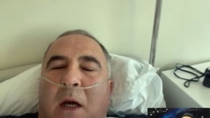 Titi Aur, de pe patul de spital, bolnav de COVID-19: ”Fraților, nu mai transmiteți acea minciună!” Cum se simte pilotul de raliuri