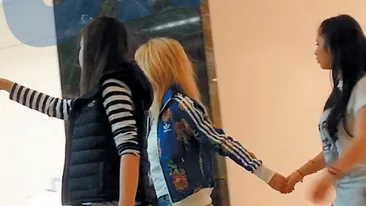 Asa mama, asa fiica! Cu toate ca are doar 15 ani, Lori deja isi invata fata sa faca ASTA!