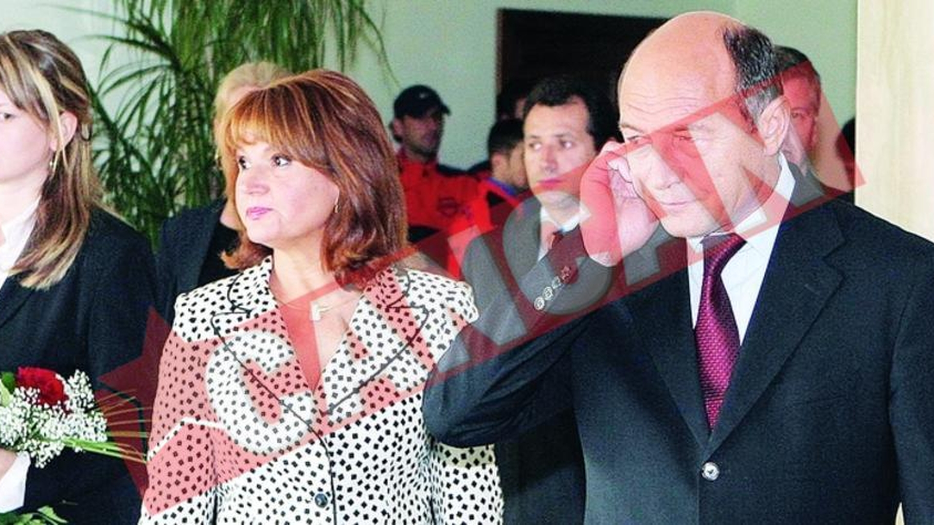 Adrian Nastase acuza: "Marinarul" isi batea familia
