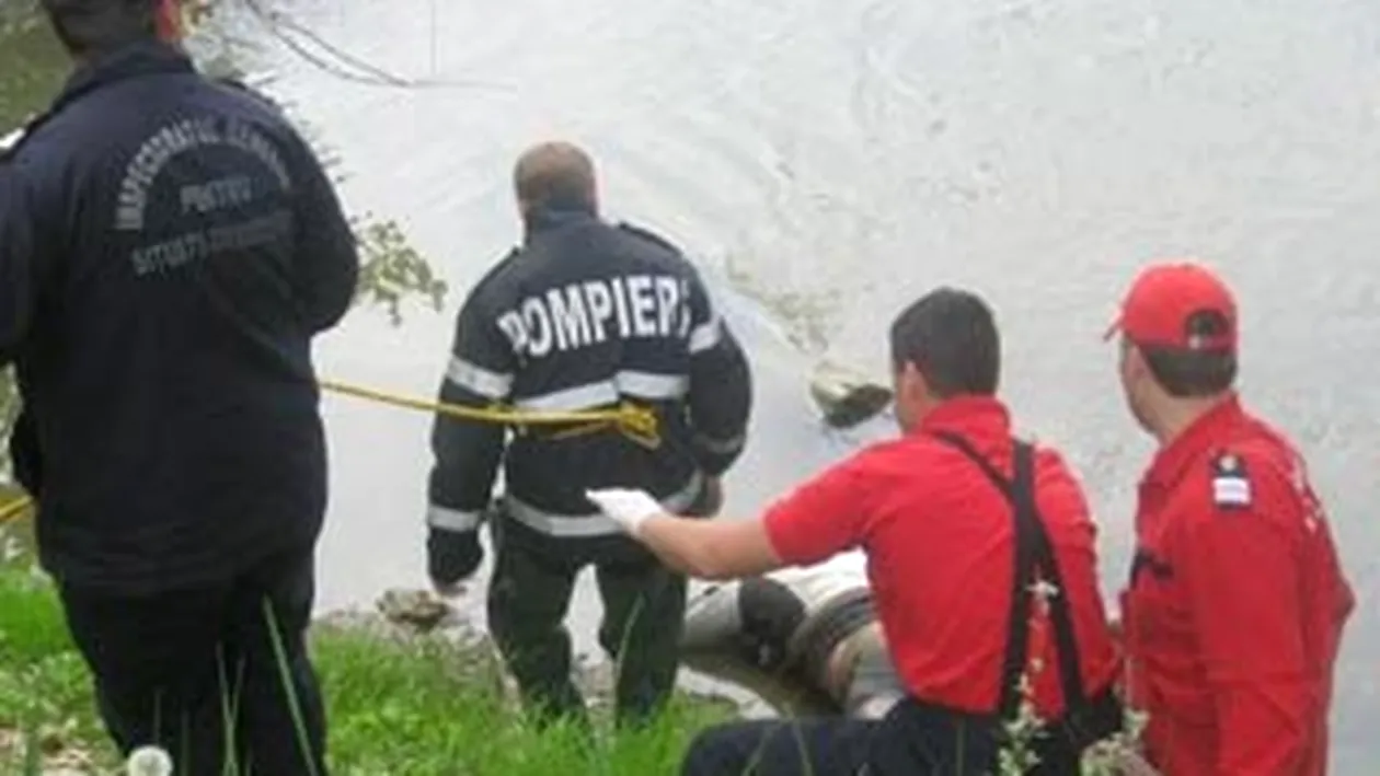 Un tanar de 17 ani a murit dupa ce s-a inecat in apele unui lac din Giurgiu