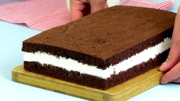 Prăjitura Kinder, desertul delicios care se face simplu şi uşor. Succes garantat, dacă foloseşti acest ingredient banal