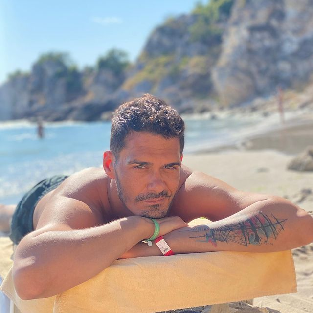 George Burcea ar fi fost prezent pe platourile de fimare în fiecare zi de muncă a iubitei sale, lucru care n-ar fi fost pe placul conducerii / (Sursa: Instagram)