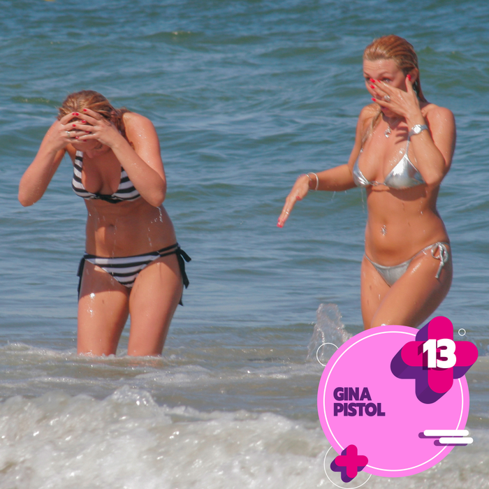 TOP 30 de vedete care au încins atmosfera pe litoral cu cele mai sexy scheme de înot. Mădălina Ghenea, Ramona Olaru sau Delia se scufundă mai bine decât scafandrii
