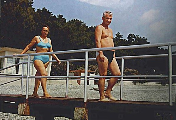 Cum se îmbrăca la plajă Elena Ceauşescu. Nu avea pic de ruşine