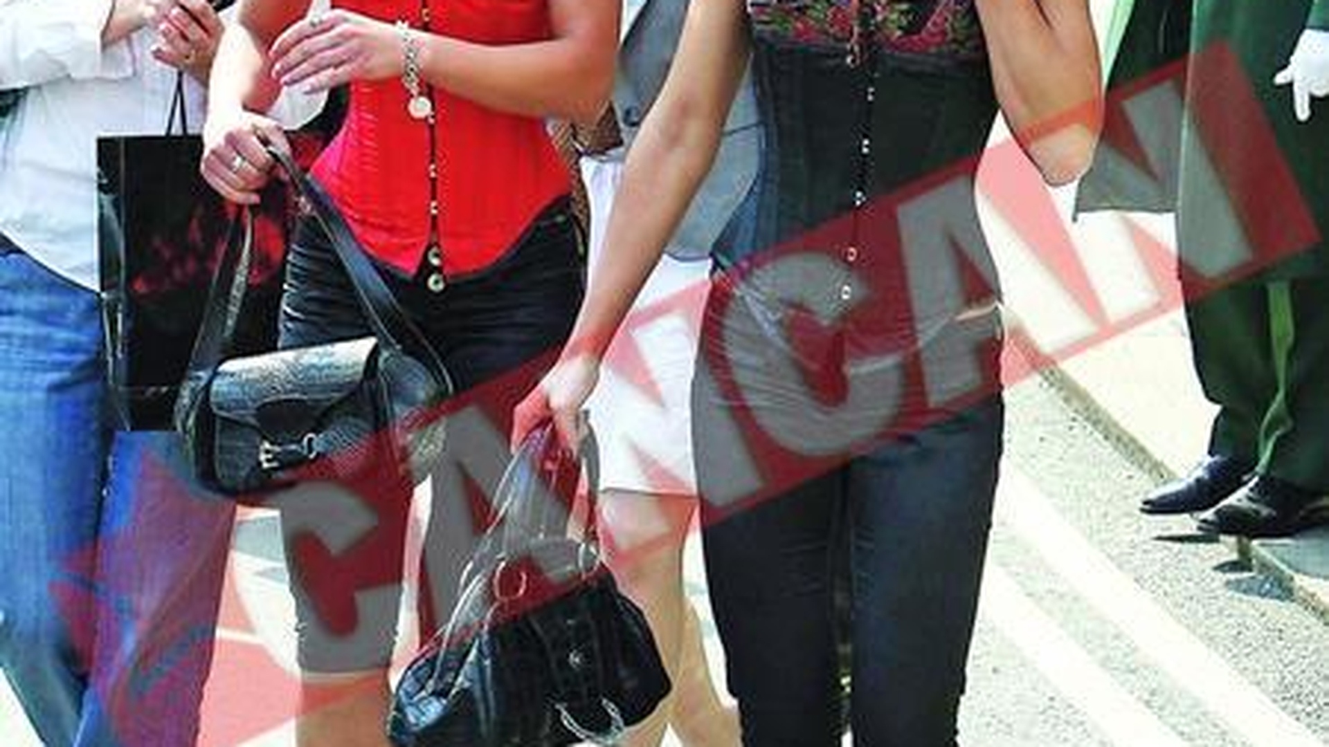 Cheeky Girls, dezastru pe "sticla"