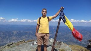 Selly își propulsează tatăl în politică. Ce funcție ar urma să primească Șelaru Senior și ce partid important îl curtează