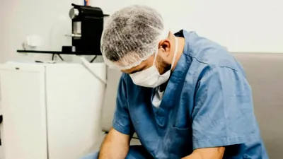 Când ospățul duce la spital. Medic chirurg: „Colecistul primește rapid nota de plată. Credeți-mă pe cuvânt, va durea tare”