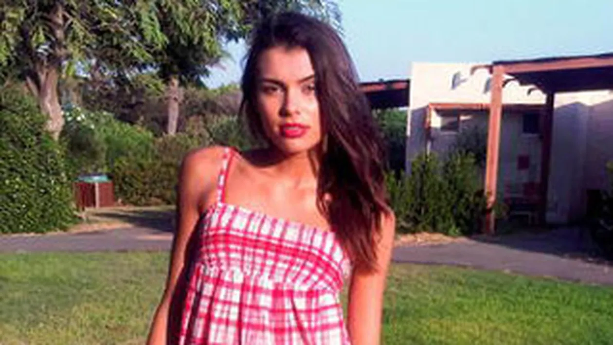 Roxana Paraschivoiu catre Moni Columbeanu: Bine ca nu suntem doua urate, suntem femei frumoase!