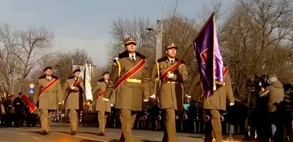 1 Decembrie. Klaus Iohannis a fost huiduit la parada militară