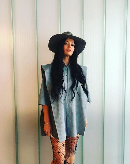 Delia și-a schimbat look-ul înainte de Paște: „Ție chiar îți stă bine cu orice culoare și coafură”