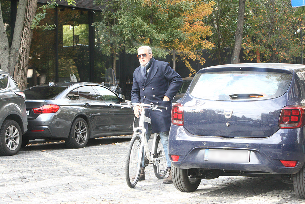 Ilie Năstase a renunțat la mașină și la scuter, din cauza cărora a avut probleme, și a ales bicicleta