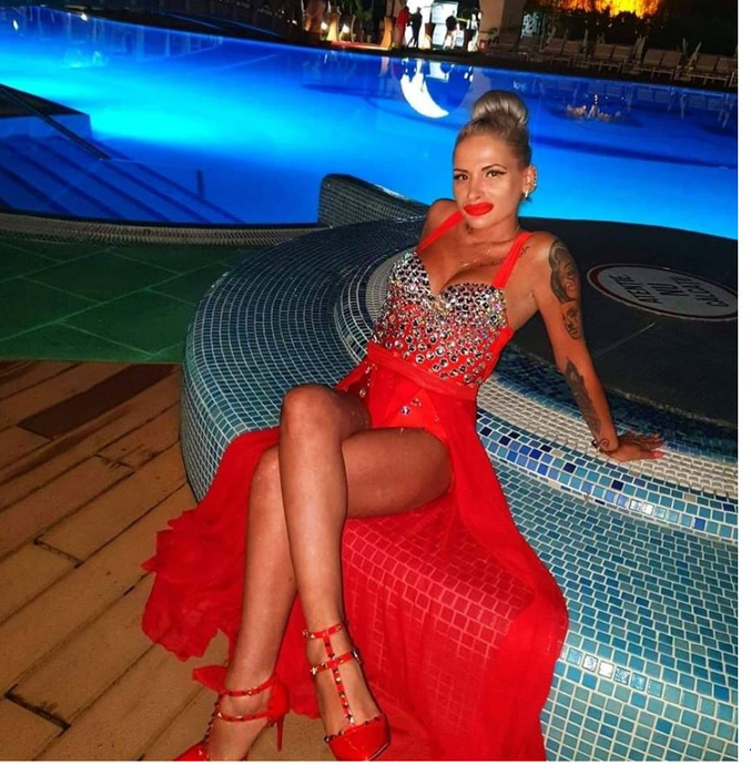 Anda, tânăra din Târgu Jiu găsită moartă. Sursă foto: Facebook Anda Sasha