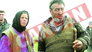 Si-au aruncat bebelusul in fantana, cu o caramida legata de gat