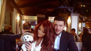 Daca vezi pozele astea si nu ai sti ca au divortat, poti sa juri ca se iubesc nebuneste! Bianca si Victor in ipostaze fierbinti