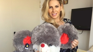 Scandal înainte de naştere! Andreea Bănică era în travaliu şi făcea eforturi disperate să-şi calmeze soţul care se certa cu asistenţii medicali