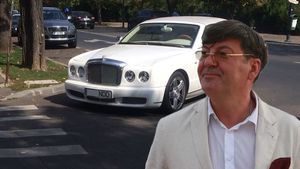 Asta înseamnă să fii boss de boss: îţi laşi bijuteria "în scârbă"! Milionarul DAN NICORESCU: aşa se parchează Bentleyul de 200.000 de euro!